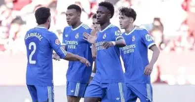 ريال مدريد يحسم مستقبل 5 نجوم بعد الفوز على إشبيلية.. وأربيلوا يبلغهم بقرار الرحيل