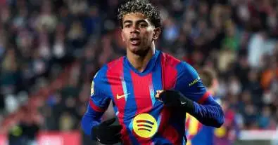 نجم برشلونة يجاور لامين يامال في التألق… وعروض خيالية تصل إلى 100 مليون تهدد استمراره داخل الفريق!