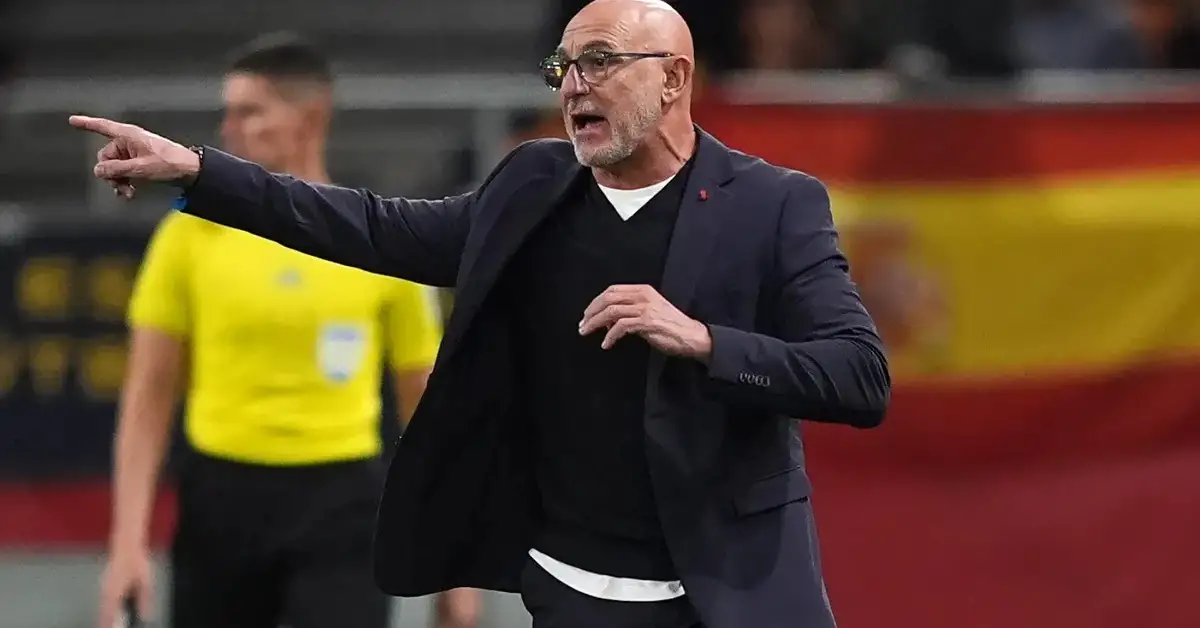 زلزال داخل المنتخب الإسباني.. دي لا فوينتي يتدخل شخصيًا ويأمر نجم لا روخا بوقف مفاوضاته مع ريال مدريد فورًا!