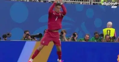 في عمر الـ42؟! رونالدو يفعل المستحيل بهدف تاريخي هز كأس العالم بالكامل!