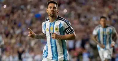 مفاجأة تاريخية لجماهير برشلونة.. ميسي يقترب من العودة إلى كامب نو في حدث استثنائي طال انتظاره!