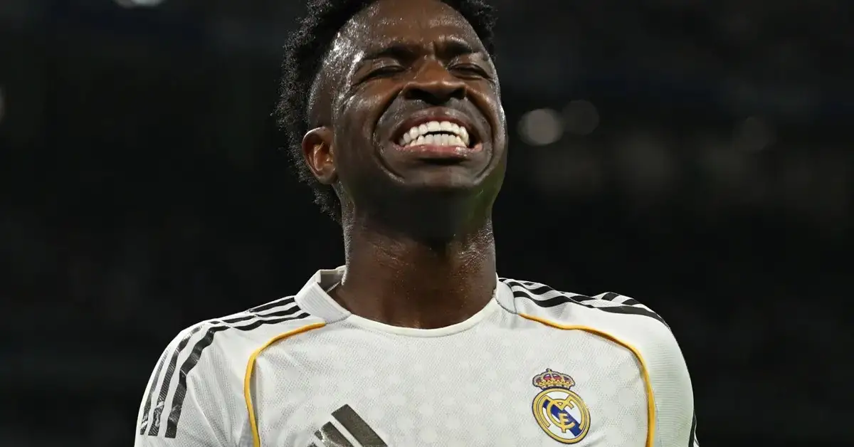 صدمة محتملة في البرنابيو.. ريال مدريد يضع 3 نجوم عالميين على الطاولة بعد تعقد ملف فينيسيوس!