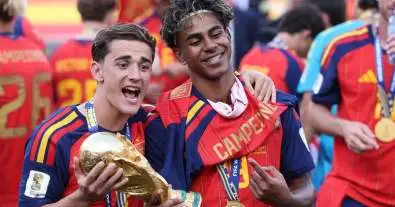 برشلونة يشعل الميركاتو.. غافي ولامين يامال يتحركان لإقناع أفضل لاعب في العالم بالانضمام إلى كامب نو