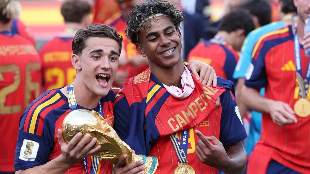 برشلونة يشعل الميركاتو.. غافي ولامين يامال يتحركان لإقناع أفضل لاعب في العالم بالانضمام إلى كامب نو