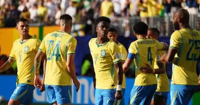 بعد تألقه مع البرازيل في كأس العالم.. برشلونة يضع موهبة استثنائية على رادار الميركاتو
