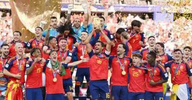 بعد التتويج بكأس العالم.. ريال مدريد يفاجئ الجميع ويتحرك لخطف بطل إسبانيا من برشلونة في صفقة قد تهز سوق الانتقالات