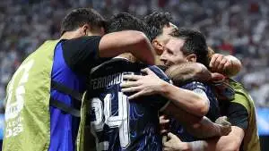 بعد كأس العالم.. نجم الأرجنتين يعرض نفسه على برشلونة ويطلب تحقيق حلمه في كامب نو
