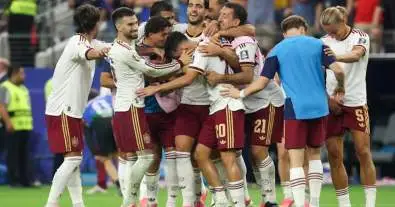 بعد المستوي الرائع في كأس العالم.. نجم إسبانيا يعرض نفسه على برشلونة وقرار فليك يحسم الصفقة المنتظرة