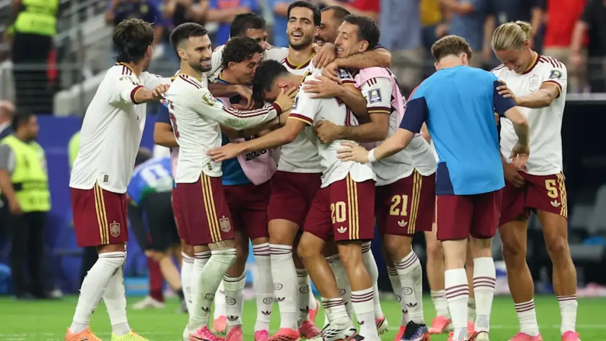 بعد المستوي الرائع في كأس العالم.. نجم إسبانيا يعرض نفسه على برشلونة وقرار فليك يحسم الصفقة المنتظرة