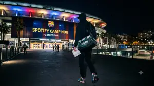 أزمة سريالية تضرب ألعاب نادي برشلونة وهروب لاعب السلة موسيس رايت