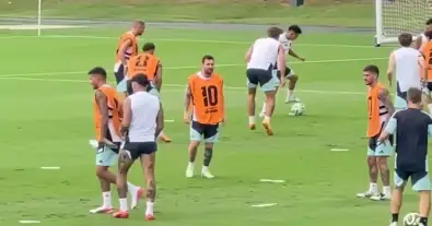 ليتشا يرفض تواجد ميسي في المنتصف