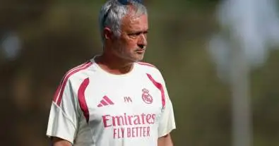 مورينيو يحسم قراره.. نجم ريال مدريد الشاب يحصل على فرصة ذهبية قد تغيّر مستقبله بالكامل