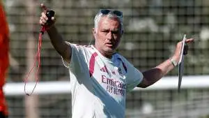 مورينيو يحسمها داخل ريال مدريد.. 5 لاعبين خارج قائمة البيع مهما كانت العروض