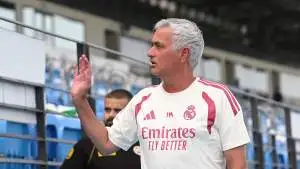 مورينيو يفاجئ نجوم ريال مدريد.. 3 أسماء على أعتاب الرحيل وقرار قد يمهد لصفقة مدوية!
