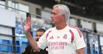مورينيو يفاجئ نجوم ريال مدريد.. 3 أسماء على أعتاب الرحيل وقرار قد يمهد لصفقة مدوية!