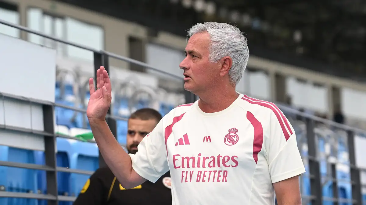مورينيو يفاجئ نجوم ريال مدريد.. 3 أسماء على أعتاب الرحيل وقرار قد يمهد لصفقة مدوية!