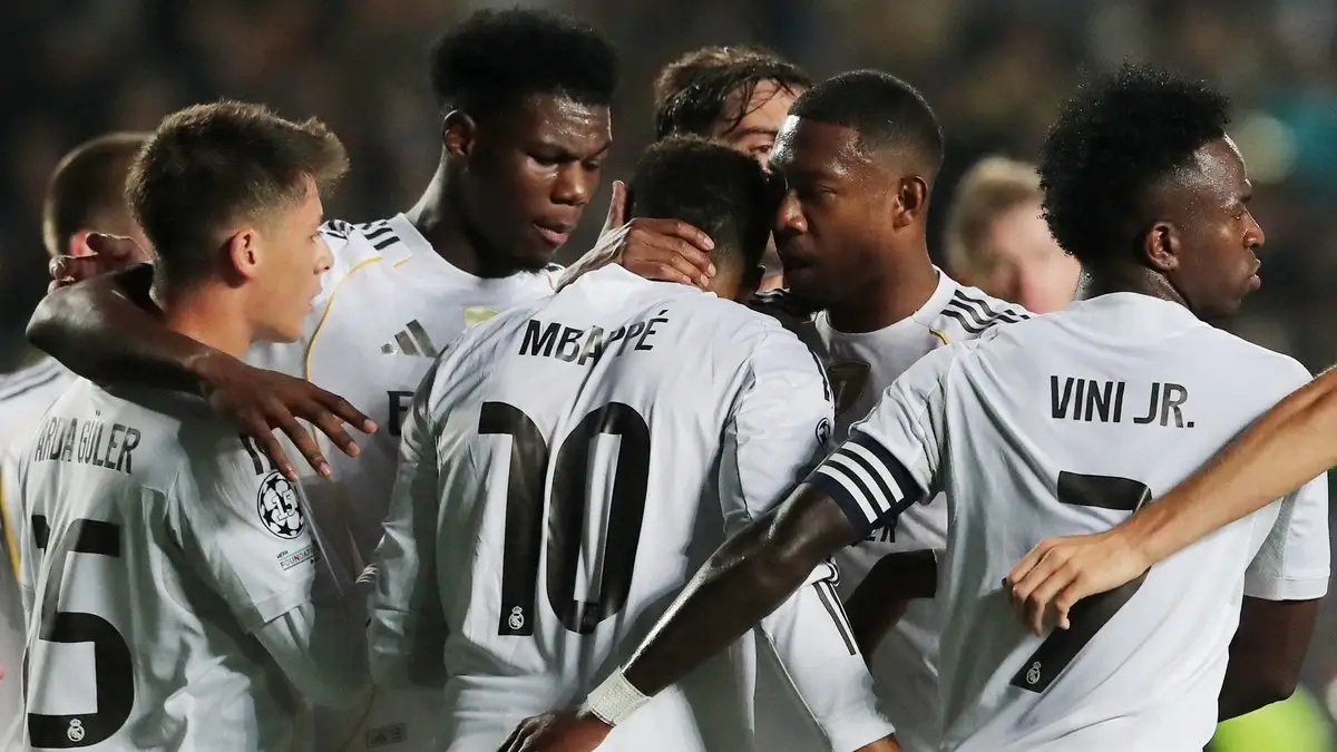 بعد دراسة الملف بالكامل.. ريال مدريد يغلق باب رحيل أحد أهم نجومه ويغير خطة مورينيو