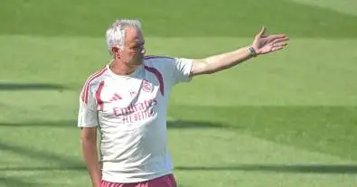 ريال مدريد يحسم مستقبل جوهرته.. قرار مفاجئ من مورينيو قبل انطلاق الموسم الجديد