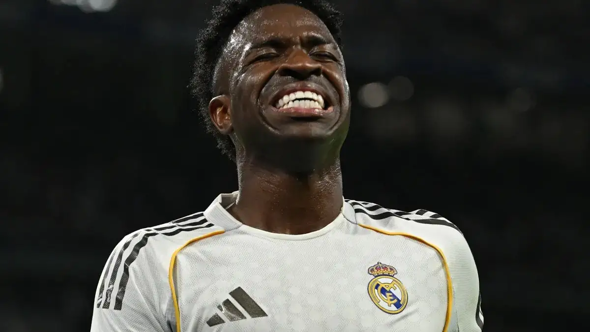 قرار نهائي من ريال مدريد بشأن فينيسيوس.. شرط واحد يفصل النجم البرازيلي عن تجديد عقده!