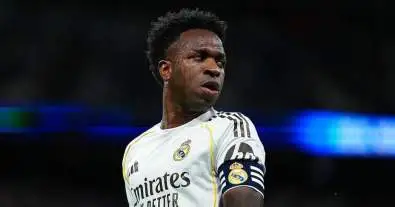 مفاجأة تهز أوروبا.. برشلونة يراقب موقف فينيسيوس ويجهز خطة قد تقلب الميركاتو رأسًا على عقب