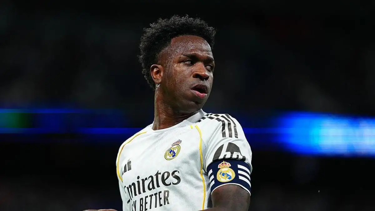 مفاجأة تهز أوروبا.. برشلونة يراقب موقف فينيسيوس ويجهز خطة قد تقلب الميركاتو رأسًا على عقب