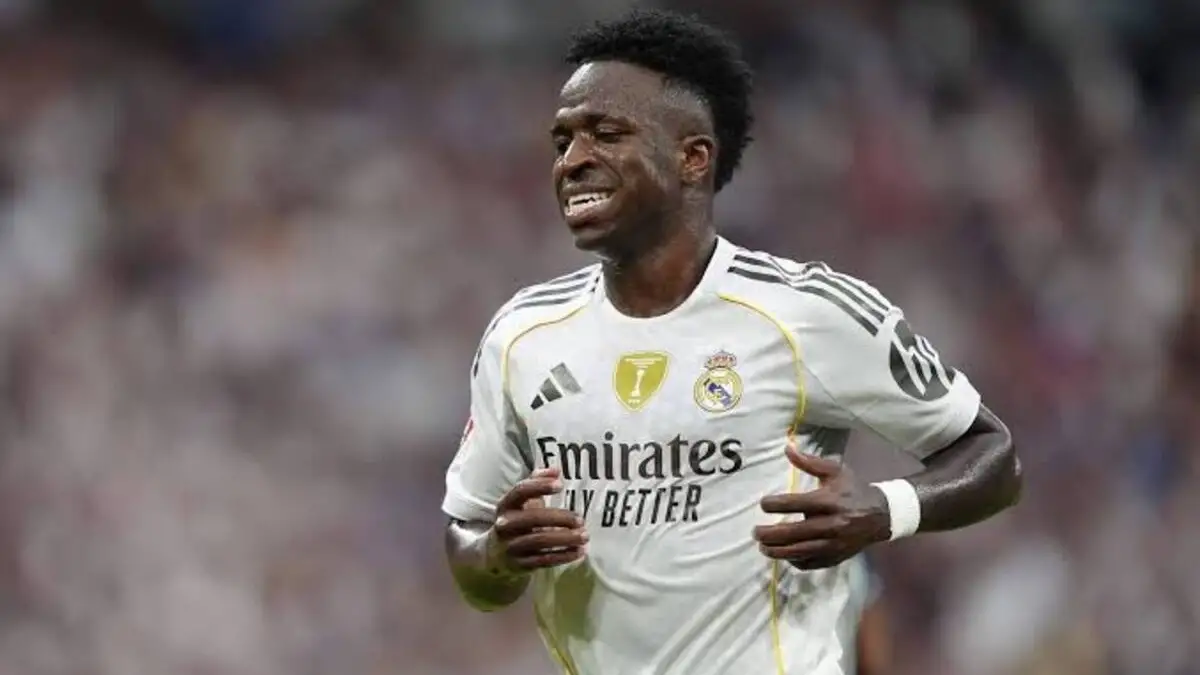 مفاجأة مدوية داخل ريال مدريد.. قرار حاسم بشأن فينيسيوس بعد تعثر مفاوضات التجديد