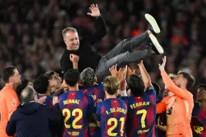 تحضيرات برشلونة.. الفريق يخوض تجربة ثلاثية فريدة للمرة الأولى منذ 24 عاماً