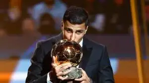 سقف مالي حاسم.. برشلونة يحدد عرضه الأخير لضم رودري من مانشستر سيتي