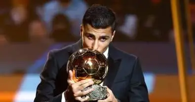 سقف مالي حاسم.. برشلونة يحدد عرضه الأخير لضم رودري من مانشستر سيتي