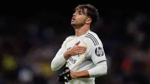 مدافع ريال مدريد على رادار ليفربول.. وهذا موقف النادي الإسباني