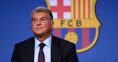 برشلونة يتحرك لحسم صفقة قد تربك خطط ريال مدريد