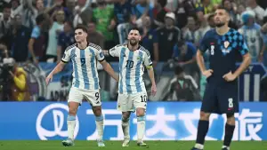 ألفاريز يفجّر القنبلة.. «برشلونة حلمي»! فليك وديكو يشعلان المعركة وأتلتيكو يرفض الاستسلام