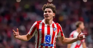 جوليان ألفاريز يمنح برشلونة أولوية في حال رحيله عن أتلتيكو مدريد
