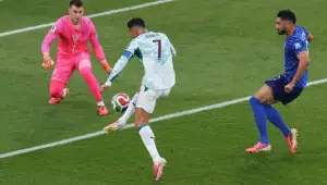 رسمياً.. برشلونة يحسم صفقة حارس المرمى الجديد بضوء أخضر من رومانو
