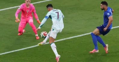 رسمياً.. برشلونة يحسم صفقة حارس المرمى الجديد بضوء أخضر من رومانو