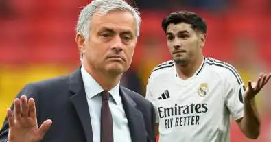 إبراهيم دياز يشيد بأسلوب مورينيو ويؤكد جاهزية ريال مدريد للمنافسة على الألقاب
