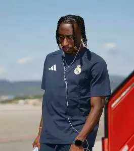 ريال مدريد يصل برشلونة.. بعثة الملكي تشعل الأجواء قبل مواجهة إسبانيول!