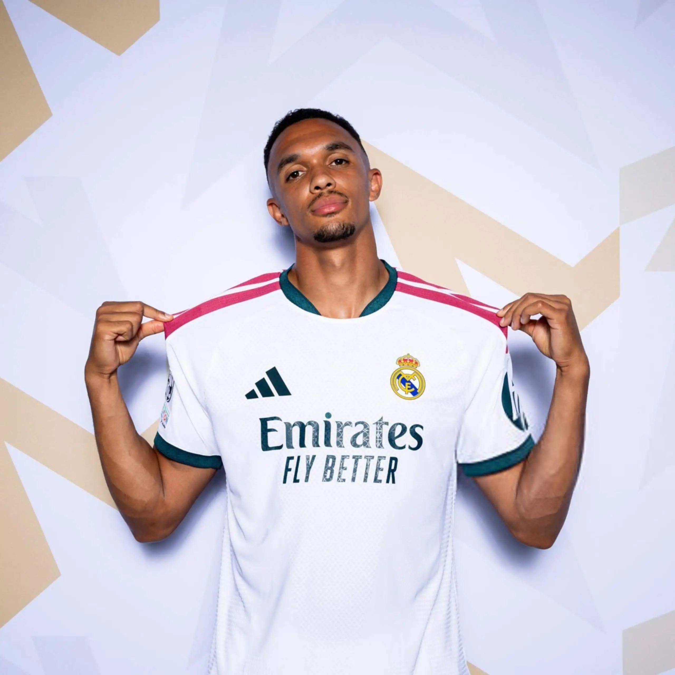 كواليس نارية في جلسة تصوير ريال مدريد بدوري أبطال أوروبا.. لقطات تثير الجدل