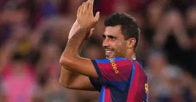 رودري يتحدث عن مورينيو ويكشف العامل الحاسم الذي جعله يختار برشلونة بدل ريال مدريد
