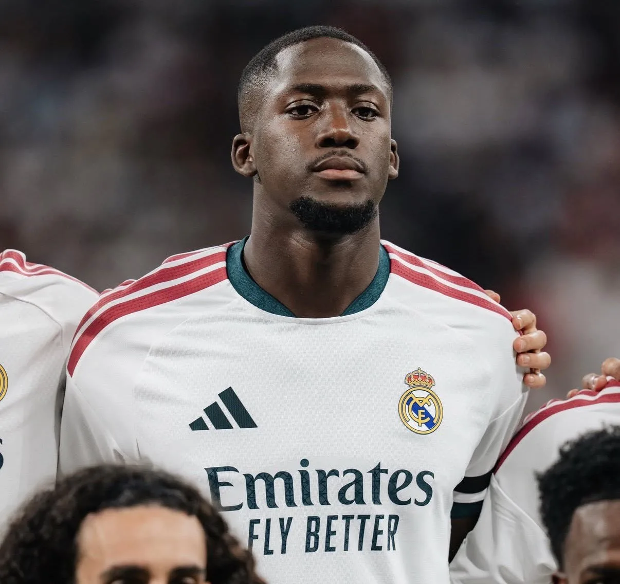 ضربة قوية لـ زين الدين زيدان وريال مدريد بعد إصابة نجم الدفاع الجديد
