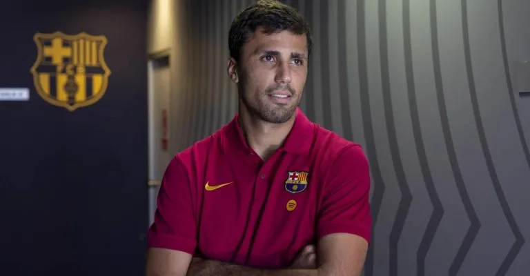 رودري يكشف سبب رحيله عن مانشستر سيتي ورسالة قوية بشأن دوري أبطال أوروبا مع برشلونة