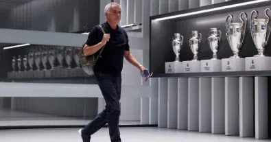 مورينيو أمام قرار صادم قبل ديربي مدريد.. مطالبات باستبعاد فينيسيوس
