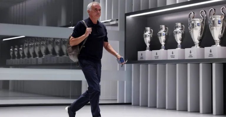 مورينيو أمام قرار صادم قبل ديربي مدريد.. مطالبات باستبعاد فينيسيوس