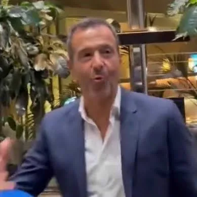 برشلونة يتحرك خلف الكواليس.. لابورتا وديكو يجتمعان مع خورخي مينديز والأنظار تتجه إلى يامال وبالدي