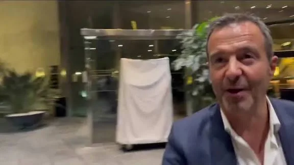 برشلونة يتحرك خلف الكواليس.. لابورتا وديكو يجتمعان مع خورخي مينديز والأنظار تتجه إلى يامال وبالدي