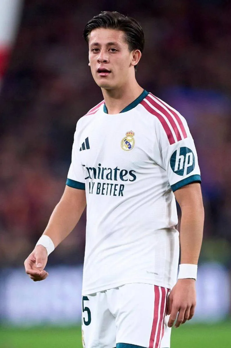 إجهاد عضلي يبعد أردا جولر عن التدريب الجماعي.. هل يغيب عن مباراة ريال مدريد المقبلة؟