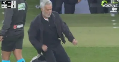 مستحيل في الدقيقة 87.. مبابي يقتل برشلونة بههدف تاريخي ومورينيو يقتحم الملعب باحتفال جنوني يصدم الكامب نو!