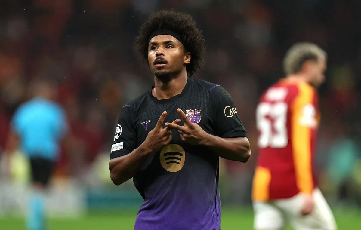 قبل الكلاسيكو ولقاء باريس.. ثنائي برشلونة الجديد يضع فليك أمام اختبار صعب