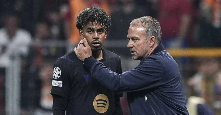 فليك يفاجئ الجميع في تشكيل برشلونة أمام بيتيس.. ونجمان كبيران على الدكة