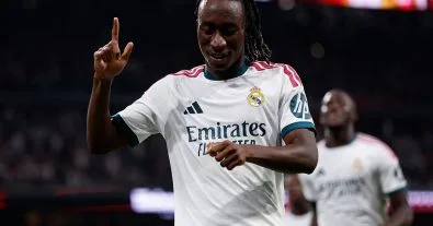 ديوماندي يبكي بعد هدفه الأول مع ريال مدريد ويكشف السر: «هدفي لكِ يا أختي.. ستبقين في قلبي إلى الأبد»